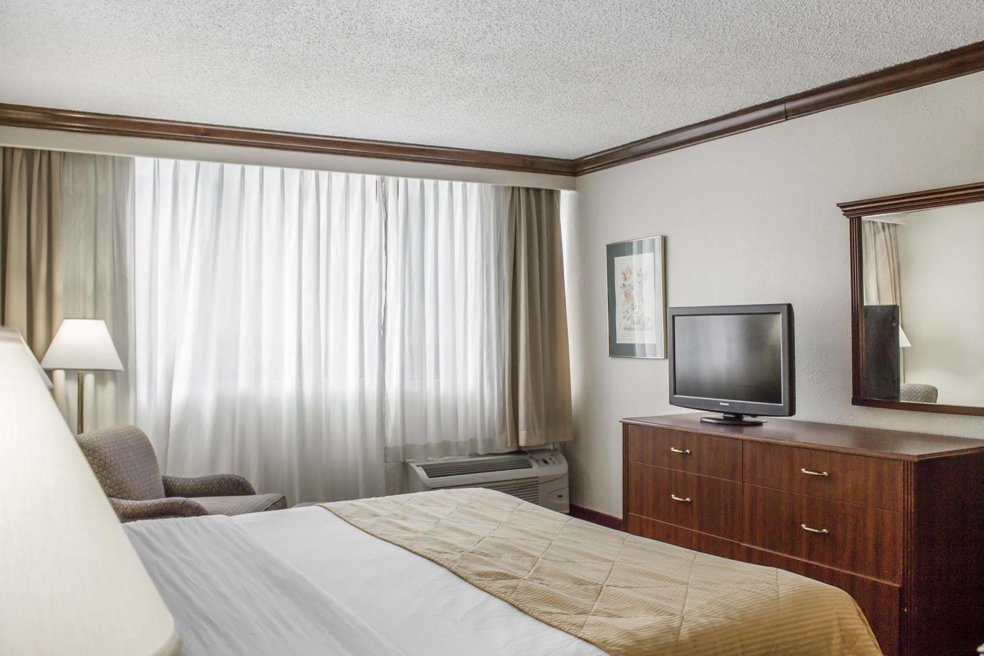 Norwood Inn Hudson المظهر الخارجي الصورة
