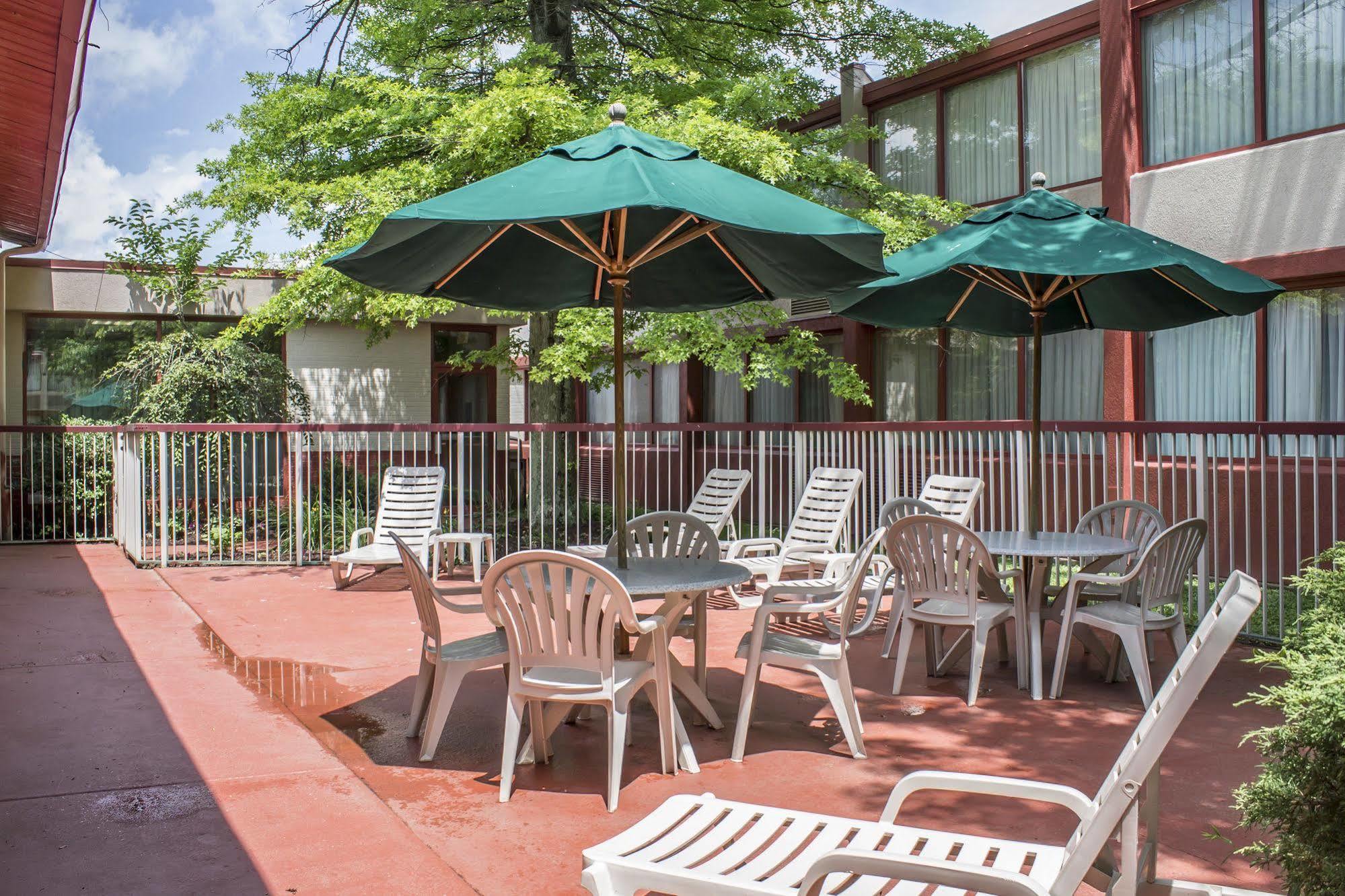 Norwood Inn Hudson المظهر الخارجي الصورة