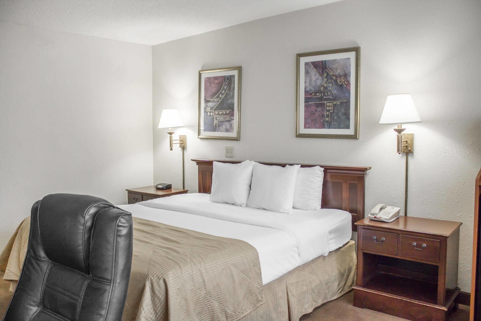 Norwood Inn Hudson المظهر الخارجي الصورة
